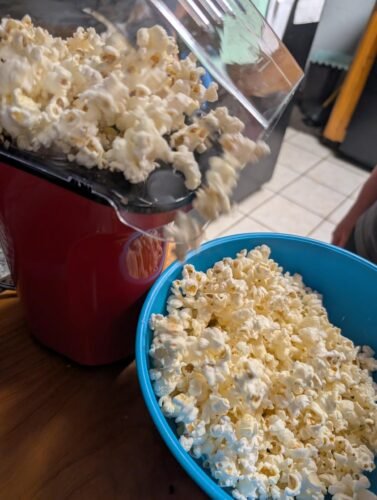 Peanuts x Dash Fresh Pop Popcorn Maker photo review